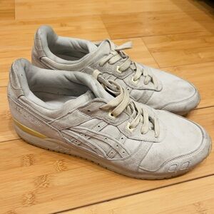 Asics Gel-Lyte III OG 'Vanilla' sneaker in suede with a split-tongue Size 11